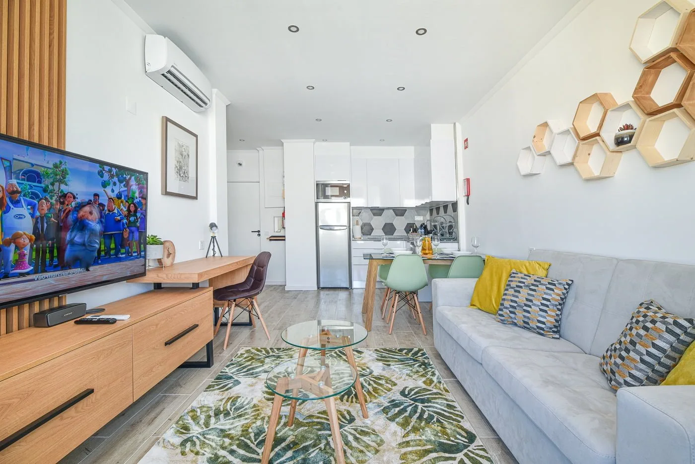 Timeless Beach III — interior 12